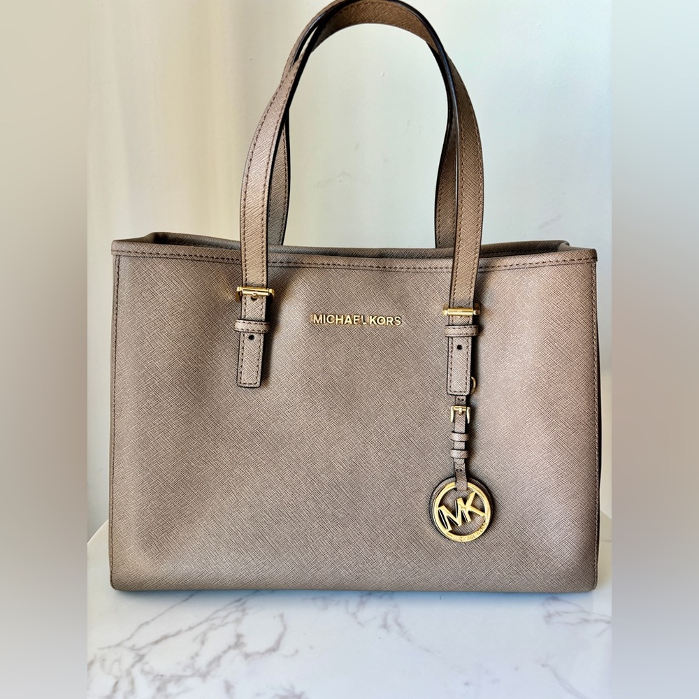 Michael Kors tan tote